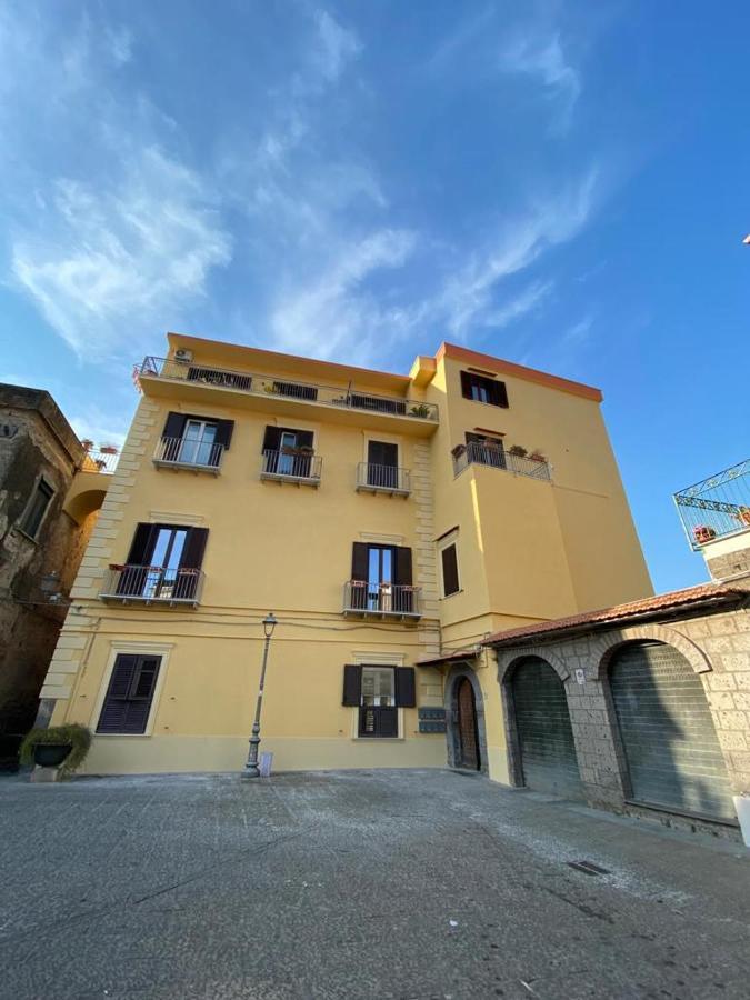 Vesuvio House Appartamento Indipendente E Centrale Sant'Agnello Buitenkant foto